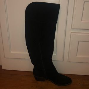 Black suede knee boots